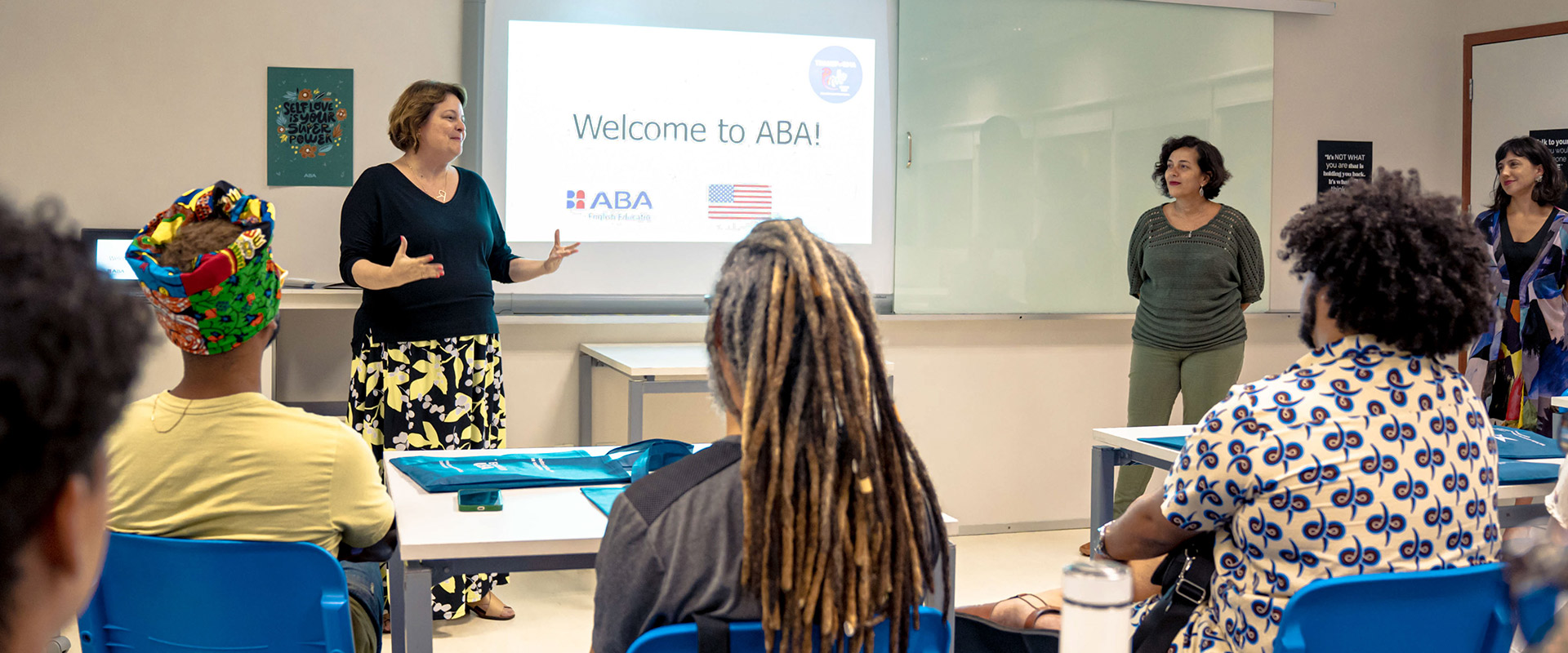 A ABA English Education é uma escola de inglês reconhecida pela Embaixada dos Estados Unidos pela sua excelência no ensino e único American Space do estado.