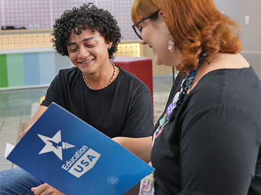 Conheça a fonte oficial de informações sobre estudos nos EUA!
